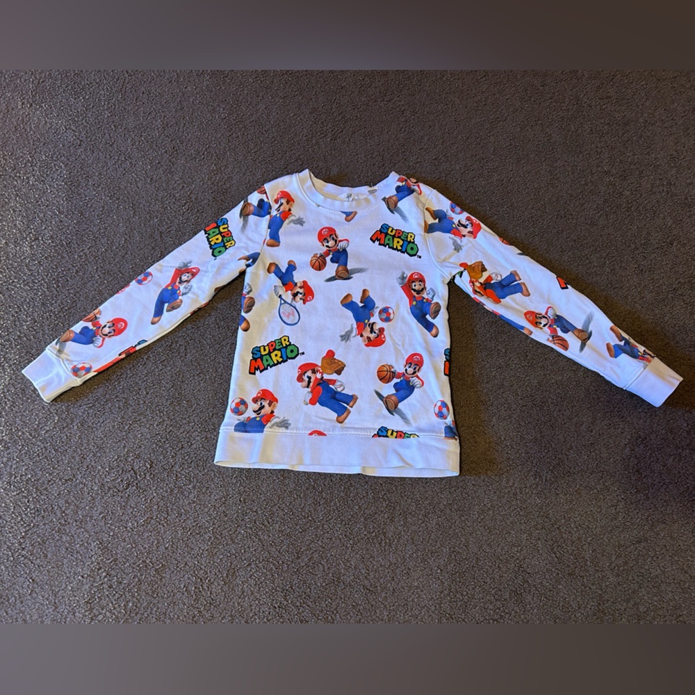 Boys H&M Size 6/7 Super Mario Sweatshirt